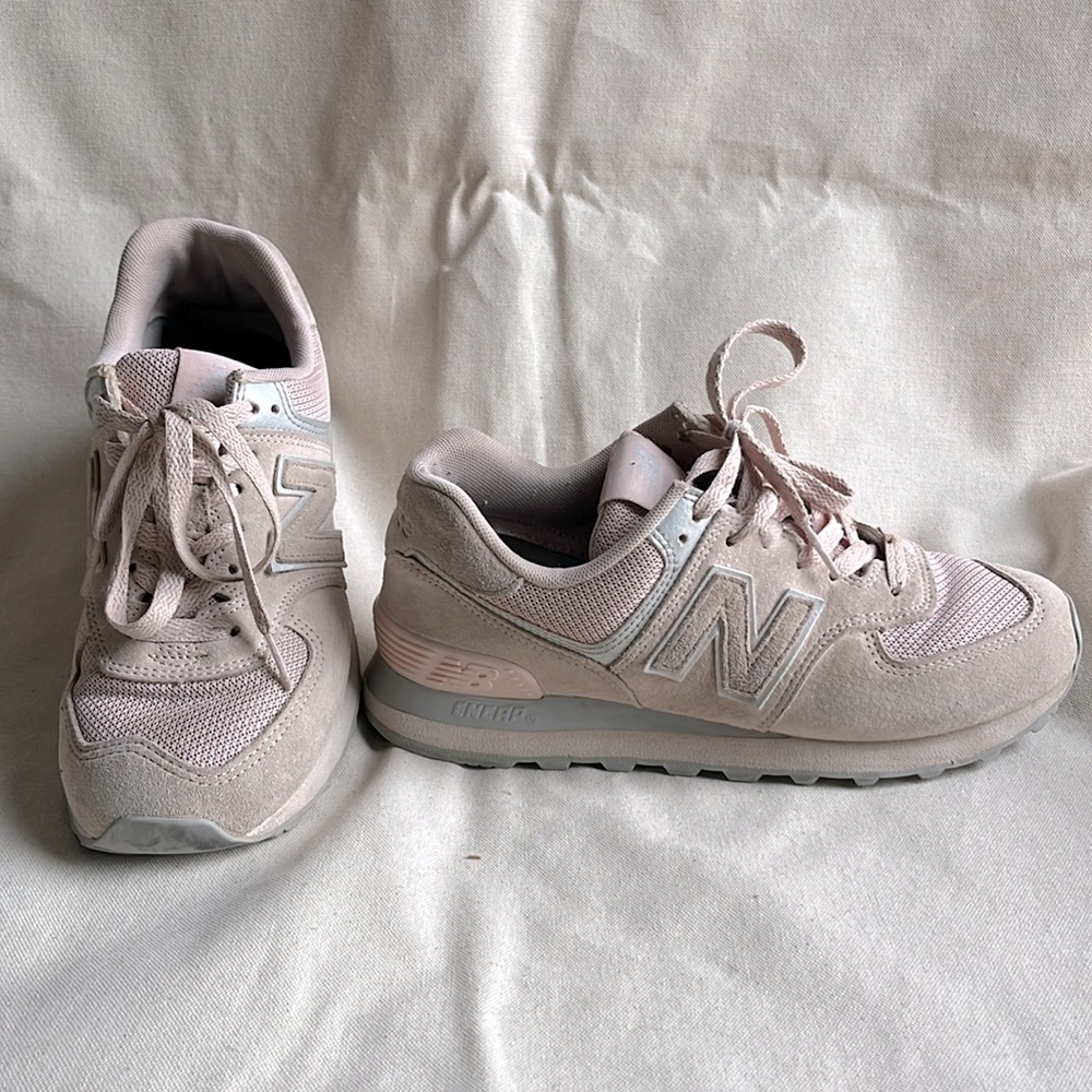 NB 574 in pink and silver